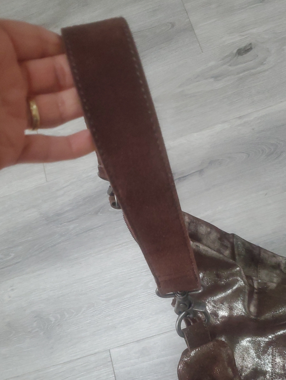 Wee The Free Sparta Sling Bag In Pyrite Brown Metallic - Picture 12 of 12